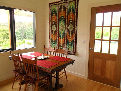 Elvenhome Farm Cottage - Surfers Gold Coast 4