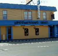 Kings Meadows Hotel - Surfers Gold Coast