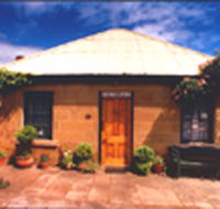 Hamilton's Cottage Collection and Country Gardens - Victorias Cottage - Surfers Gold Coast