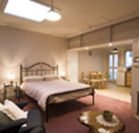 Ellie's Cottage Collection - Ellie's Studio Apartment - Surfers Gold Coast