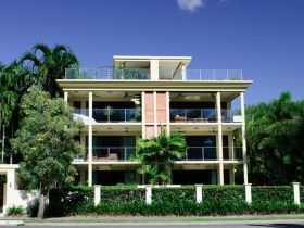 Cairns Beachfront Apartment - Surfers Gold Coast 0