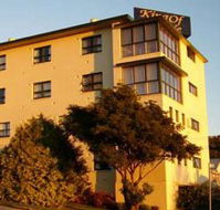 Menai Hotel - Surfers Gold Coast