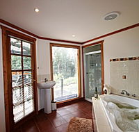 Love Grove Guest House - Surfers Gold Coast