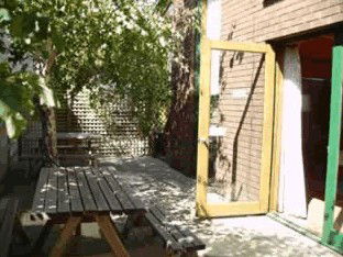 St Helens Backpackers - Surfers Gold Coast 2