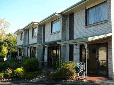 Davey Place Town Houses - Surfers Gold Coast 1