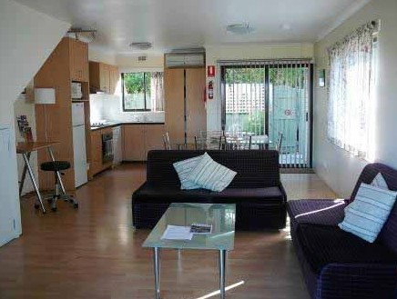 Davey Place Town Houses - Surfers Gold Coast 4