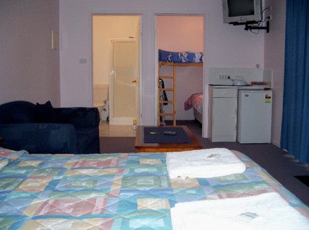 Sunset Beach Cabins - Surfers Gold Coast 1