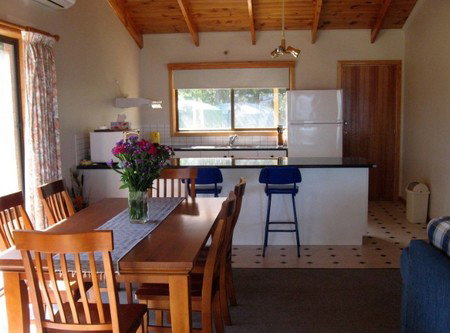 Daniel's Bay Retreat - Surfers Gold Coast 3