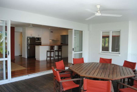 BeachView Apartments At Villa Paradiso - Surfers Gold Coast 2