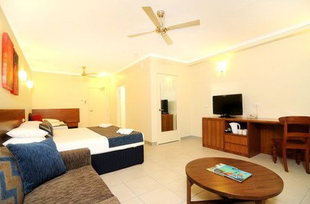 Cairns Queenslander Apartments - Surfers Gold Coast 2