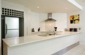 Cairns Beachfront Apartment - Surfers Gold Coast 1