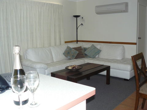 Rainbow Getaway Holiday Apartments - Surfers Gold Coast 4