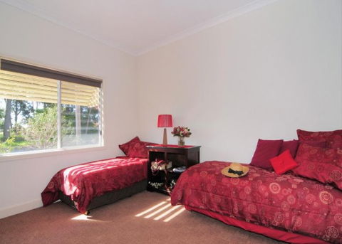 Diamond Cottages - Surfers Gold Coast 2