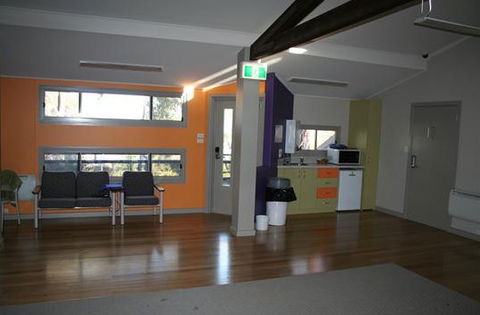 Bush Capital Lodge - Surfers Gold Coast 2