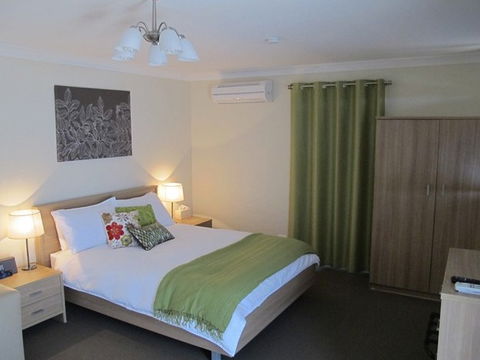 West Wing Guest House - Surfers Gold Coast 0
