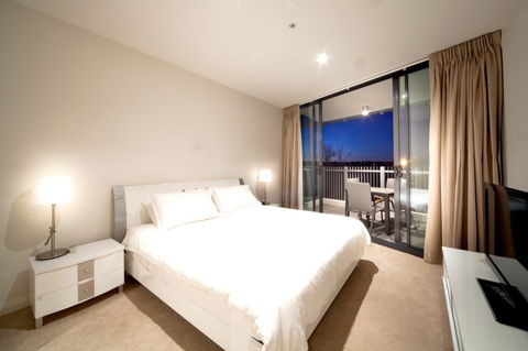 Axis Apartment Short Term Accommodation - Surfers Gold Coast 2