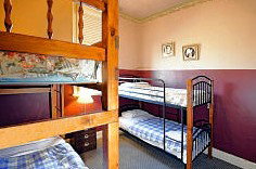 Ballarat Backpackers Hostel - Surfers Gold Coast 2