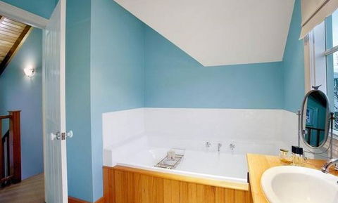 Blue Haven Cottage - Surfers Gold Coast 2