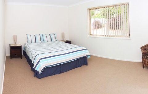 Parker By The Sea - Surfers Gold Coast 2