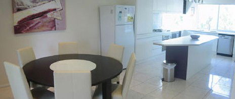 Benjamins Beach House - Surfers Gold Coast 2