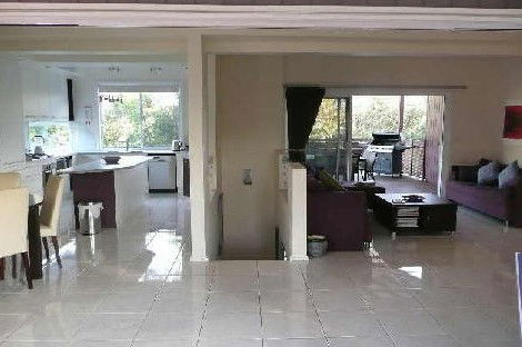 Benjamins Beach House - Surfers Gold Coast 4