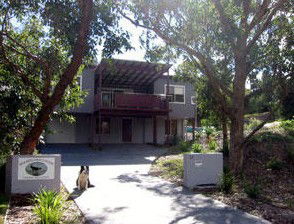 Benjamins Beach House - Surfers Gold Coast 5