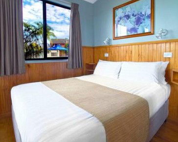 Anglers Rest - Surfers Gold Coast 3