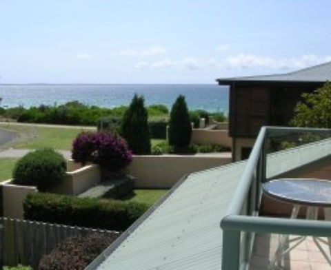 A Bay Beachcomber And Jervis Bays SeaChange - Surfers Gold Coast 2