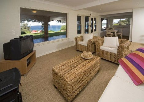 Absolute Waterfront At Hyams Beach - Elandra - Surfers Gold Coast 4