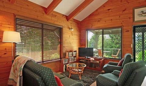 Blue Gums Cottage - Surfers Gold Coast 3