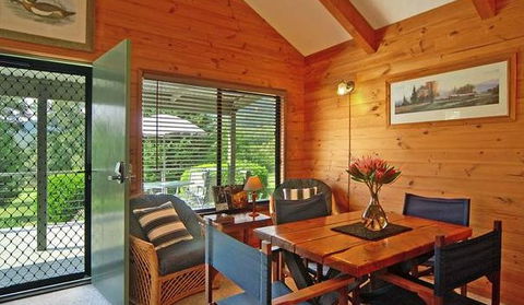 Blue Gums Cottage - Surfers Gold Coast 4