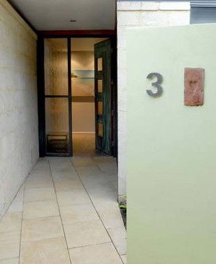 By The Beach B And B Holiday Apartments - Surfers Gold Coast 0