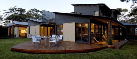 By The Beach B And B Holiday Apartments - Surfers Gold Coast 4