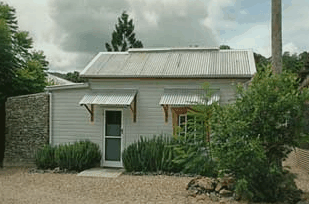 Mavis's Kitchen and Cabins - Surfers Gold Coast