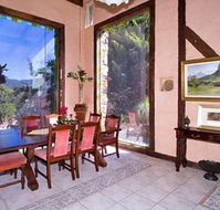 Castle On The Hill Bed and Breakfast - Surfers Gold Coast