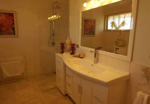 Chez Byron - Surfers Gold Coast 0