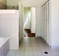 A Summer Cottage - Surfers Gold Coast