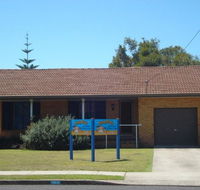 Aunty Mels Dog Friendly Holiday Cottage - Surfers Gold Coast