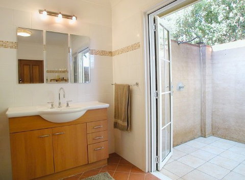 Barefoot Oasis Bangalow - Surfers Gold Coast 1