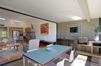 Beach House 17, East On Byron - Surfers Gold Coast 1
