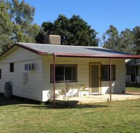 Cockatoo Cottage - Pooncarie - Surfers Gold Coast