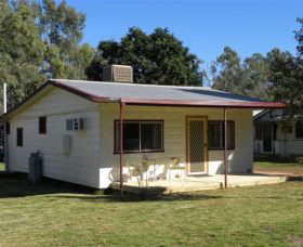 Cockatoo Cottage - Pooncarie - Surfers Gold Coast 0