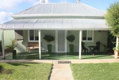 Unique Outback Cottages - Hebbard Cottage - Surfers Gold Coast 0
