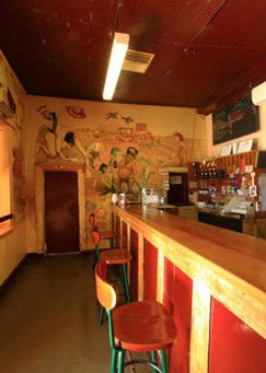 Tooles Family Hotel - Surfers Gold Coast 1