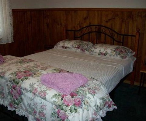 Riverland Holiday Cottage - Surfers Gold Coast 3