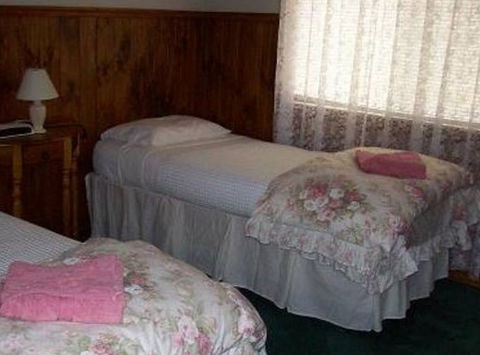 Riverland Holiday Cottage - Surfers Gold Coast 4