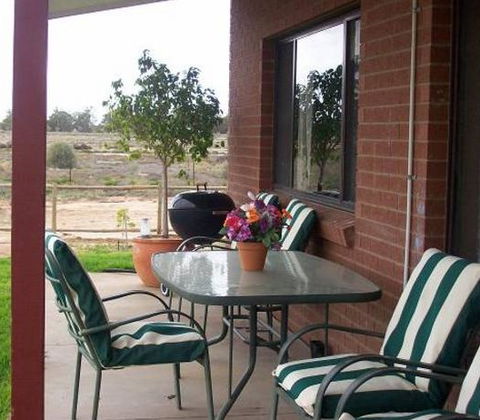 Riverland Holiday Cottage - Surfers Gold Coast 5