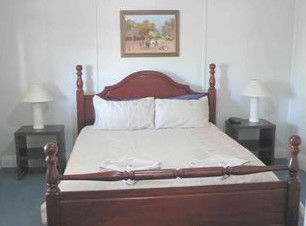 Comfort Cottage - Surfers Gold Coast 3