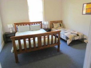 Comfort Cottage - Surfers Gold Coast 4