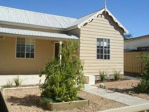 Cosy Cottage - Surfers Gold Coast 2